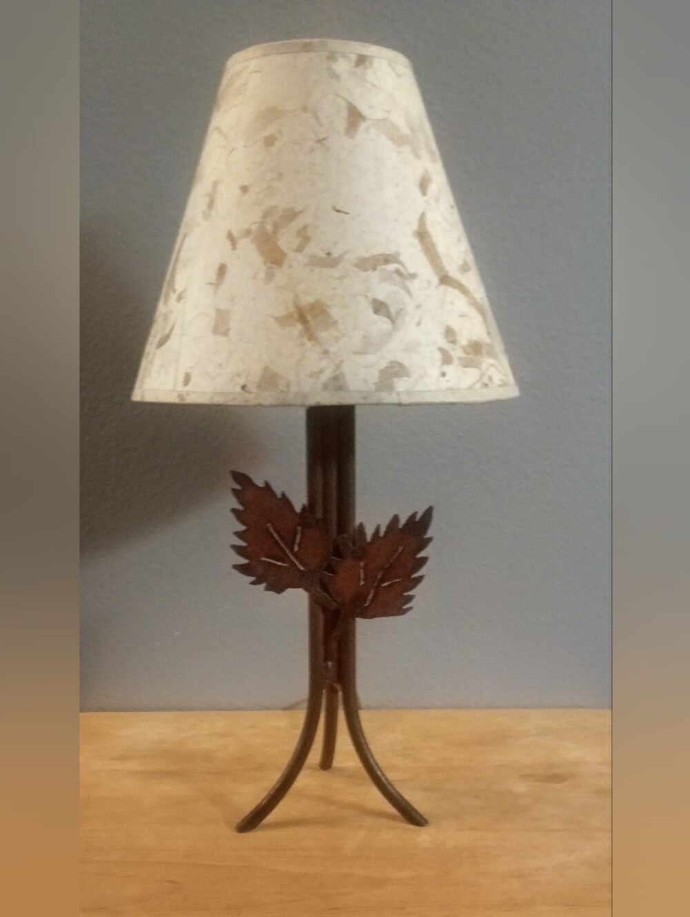 Rustic Metal Table Lamp w/Oak Leaves